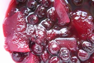 Желе из свежих яблок и черноплодной рябины