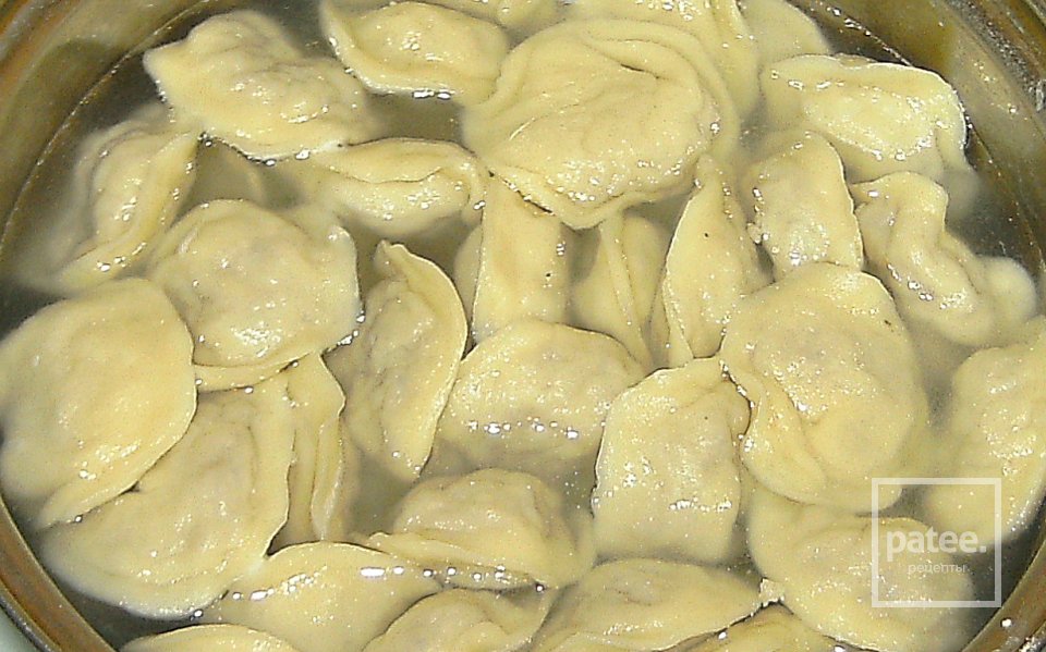 Пельмени с начинкой из вареного мяса - Шаг 9