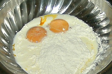 Яичный рулет с рисом и рыбой - приготовление