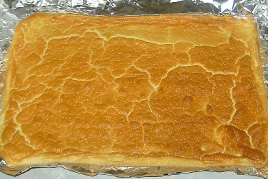 Яичный рулет с рисом и рыбой - приготовление