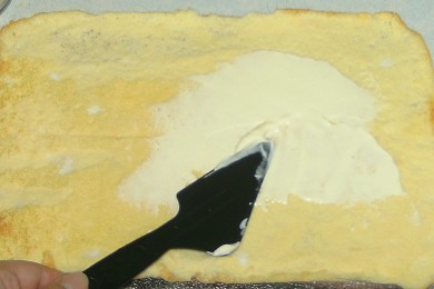 Яичный рулет с рисом и рыбой - приготовление