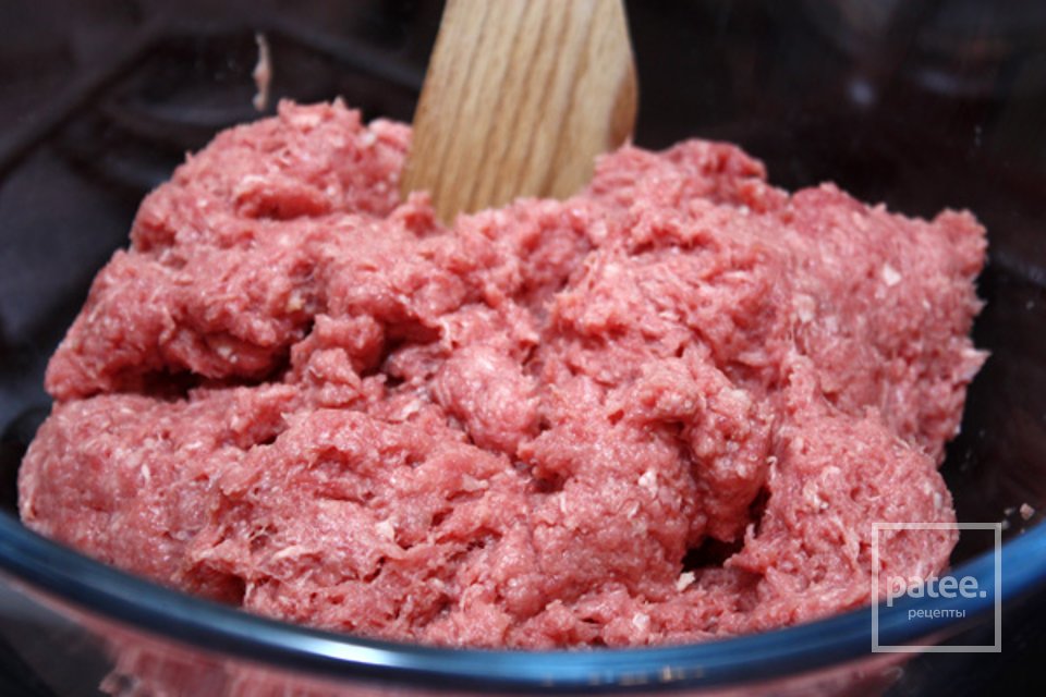 Тефтели в томатном соусе с мятой - Шаг 1