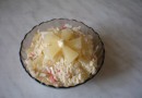 Салат с крабовыми палочками и ананасами