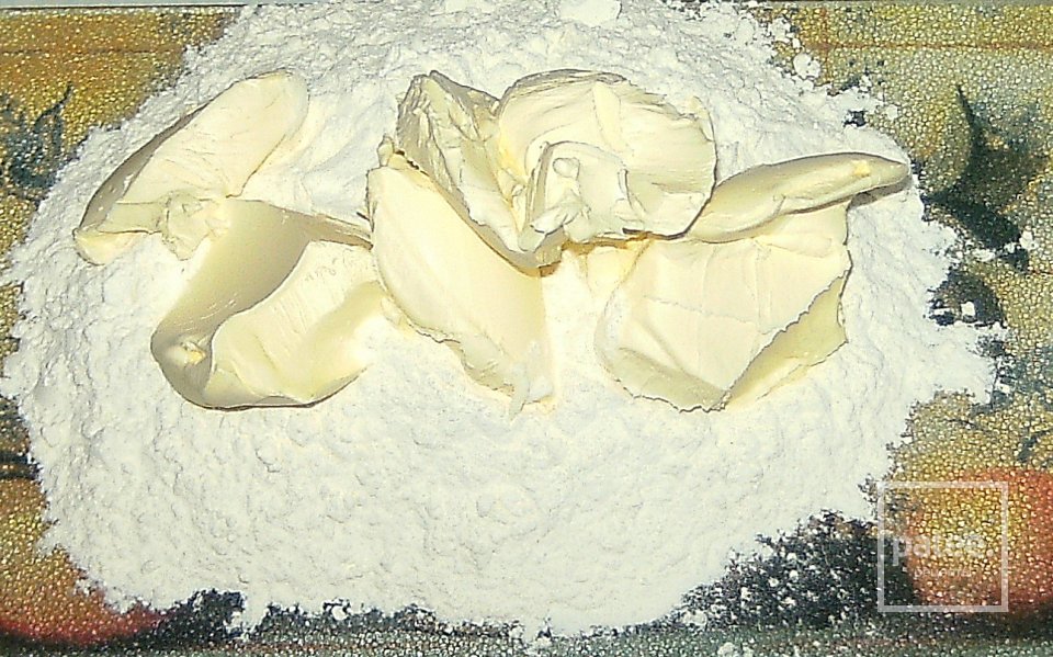 Быстрый пирог с яблоками и творогом - Шаг 1