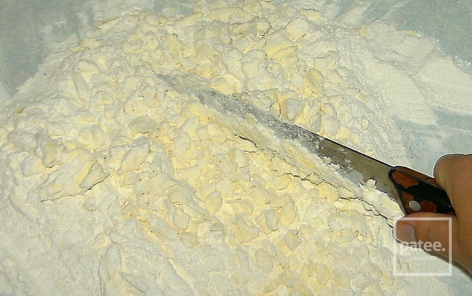 Быстрый пирог с яблоками и творогом - Шаг 2