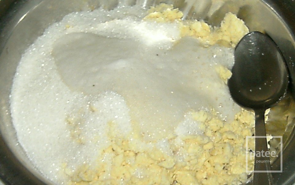 Быстрый пирог с яблоками и творогом - Шаг 4