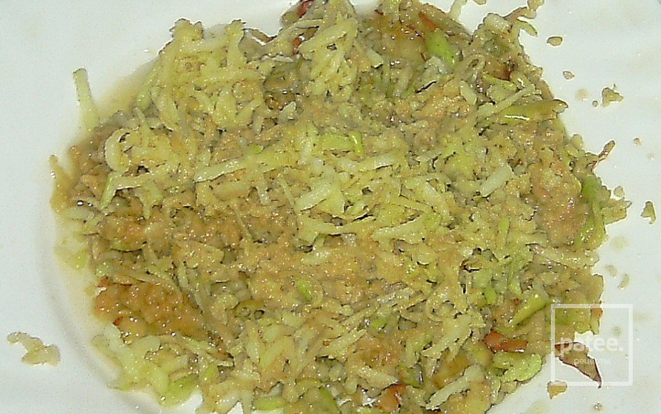 Быстрый пирог с яблоками и творогом - Шаг 6