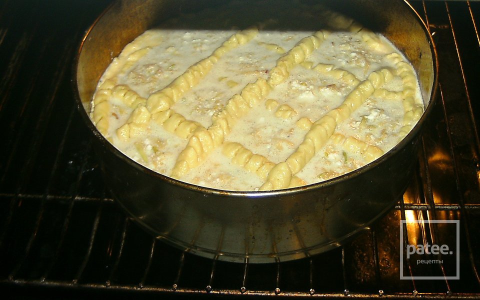 Быстрый пирог с яблоками и творогом - Шаг 11