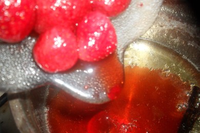 Панакотта с ванильно-клубничным соусом - приготовление