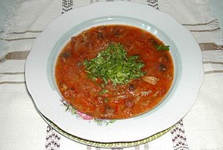 Суп картофельный с чесночной колбасой в горшочке