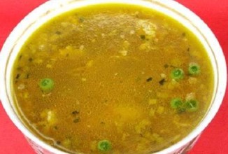 Консоме с луком-пореем и картофелем