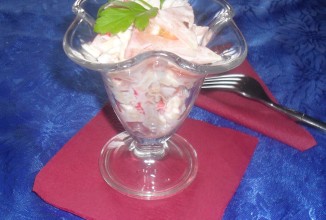 Салат из помидоров и сыра