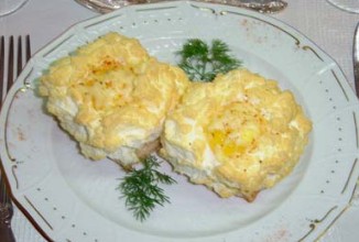 Яичница с гренками и сыром