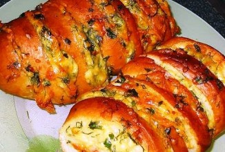 Запеченный батон с сыром