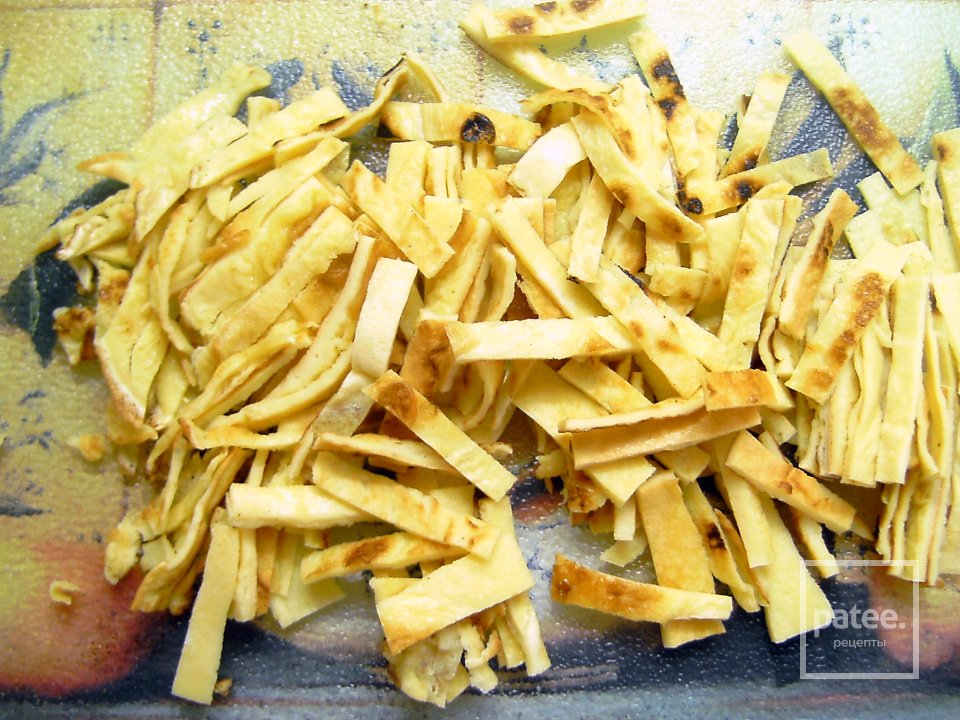 Салат с яичными блинчиками - Шаг 3