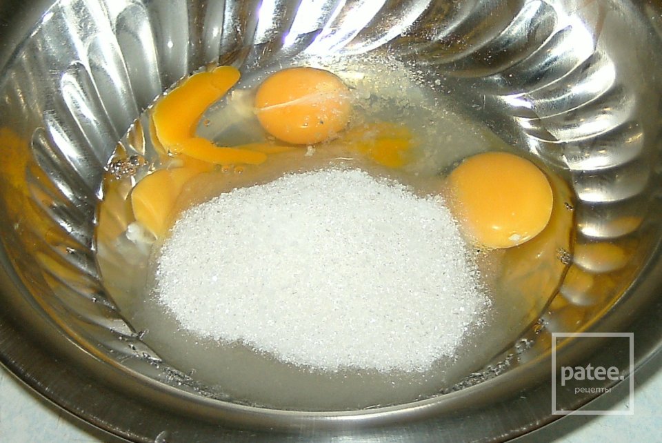 Творожная запеканка с ягодами - Шаг 1