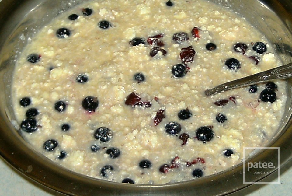 Творожная запеканка с ягодами - Шаг 7