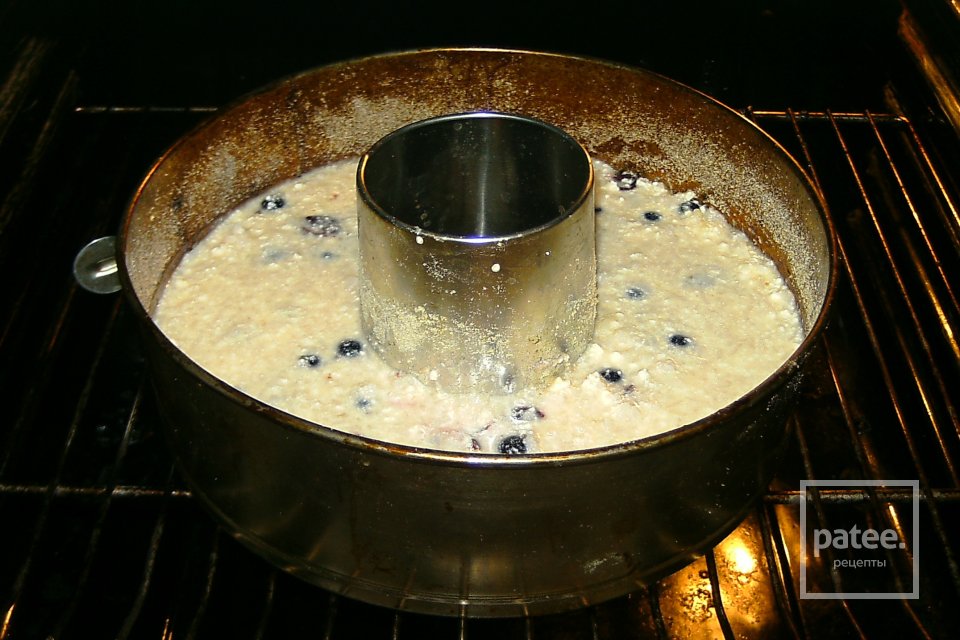 Творожная запеканка с ягодами - Шаг 10