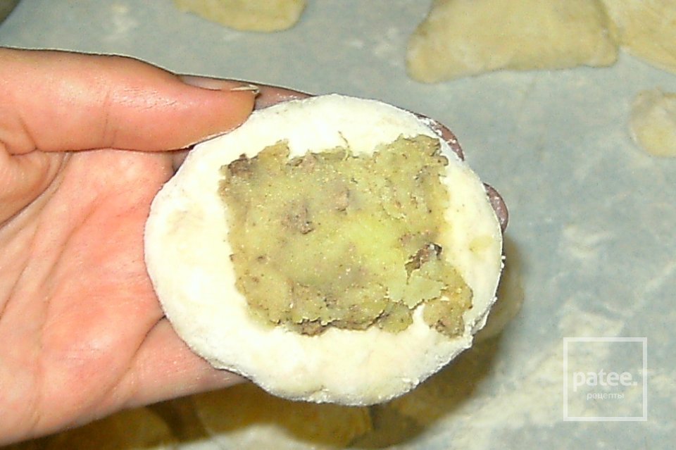 Дрожжевые пирожки с картофелем и печенью - Шаг 5