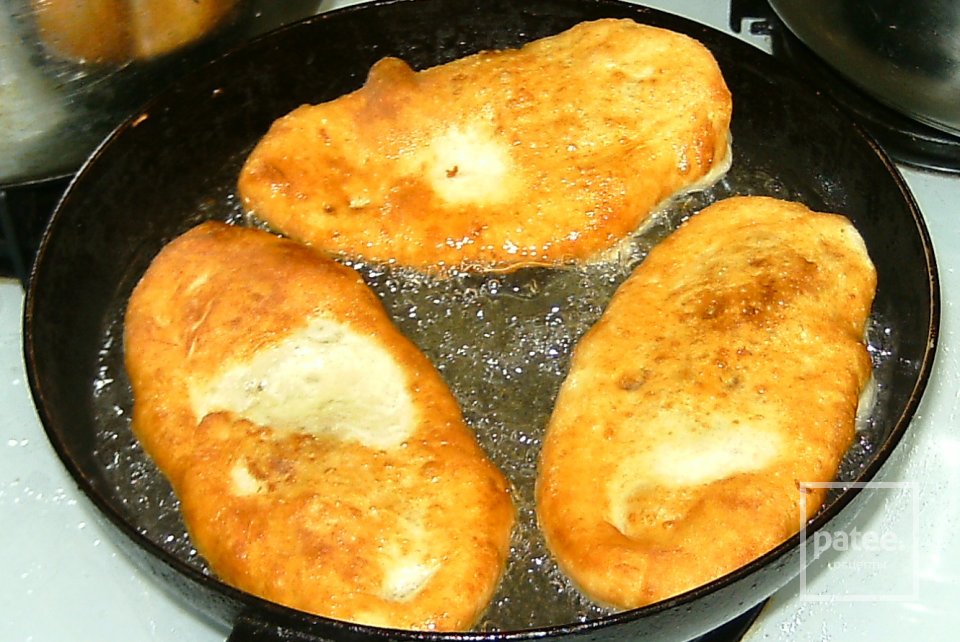 Дрожжевые пирожки с картофелем и печенью - Шаг 8