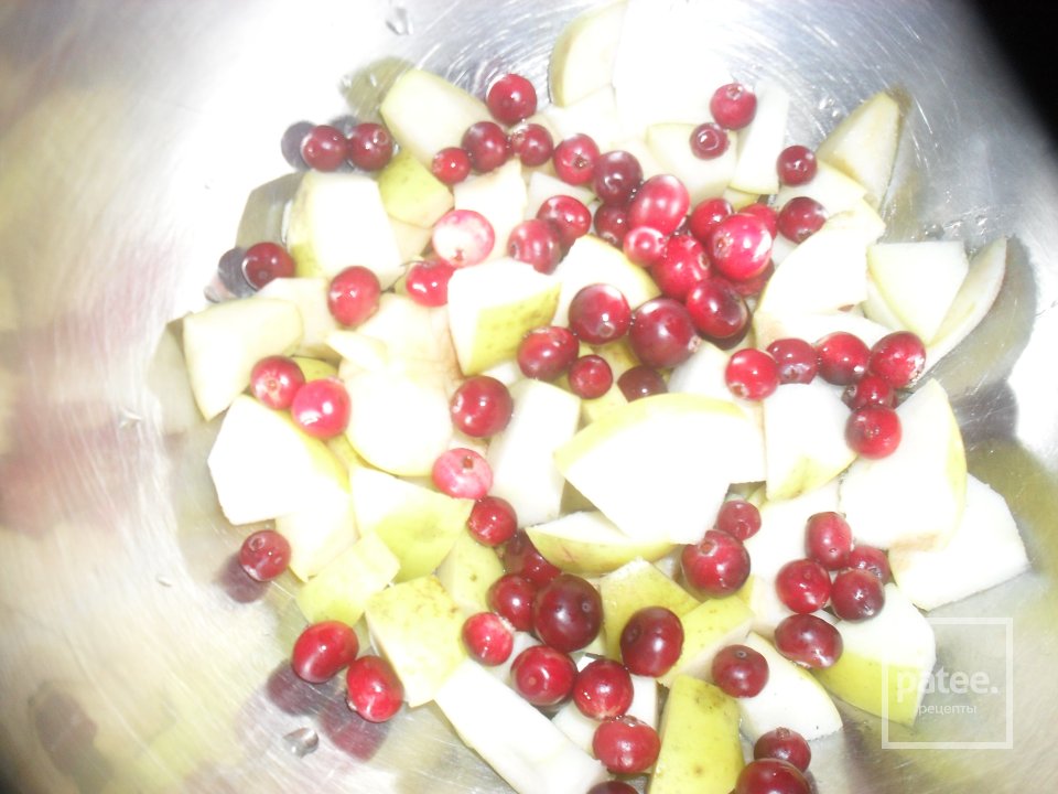 Шарлотка с клюквой - Шаг 2