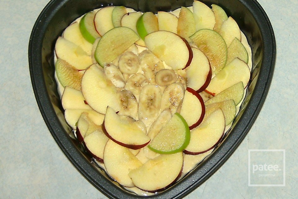 Бисквит с фруктами и воздушной корочкой - Шаг 5