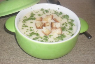 Суп - крем с плавленым сыром и гренками