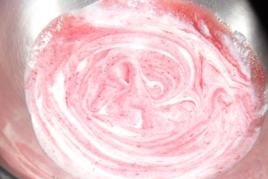 Клубничное сорбе с ванильным йогуртом - приготовление