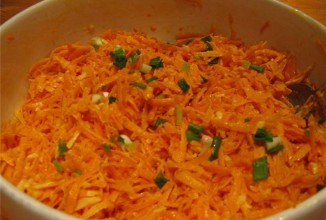 Салат с морковью и грецкими орехами