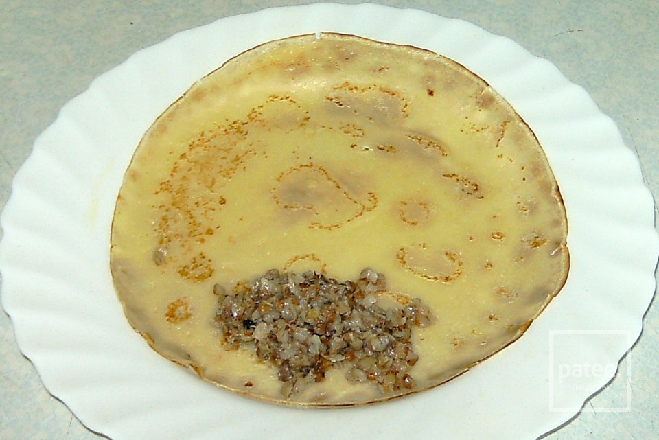 Блинчики с гречкой и мясом - Шаг 8