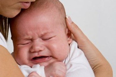 Колики: как помочь малышу?