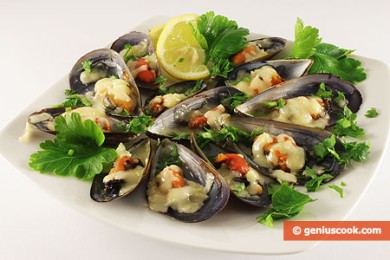 Блюда из морепродуктов, а если конкретней из мидий)