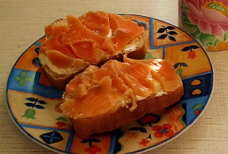 Бутерброд с красной рыбой