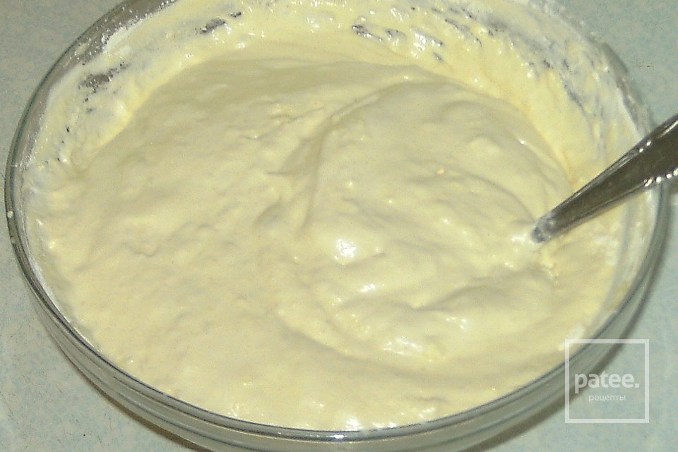 Бисквит с масляным кремом и клубникой - Шаг 3