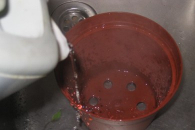 Пролил на себя кипяток.