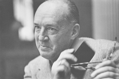 В России начинается публикация писем Набокова к жене