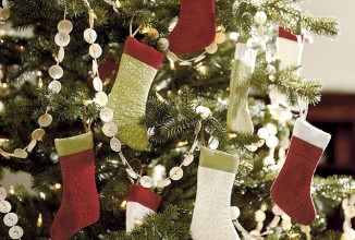 Как интересно украсить ёлку?