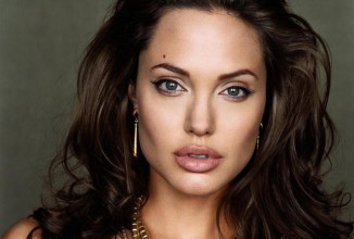 Джоли стала ювелиром