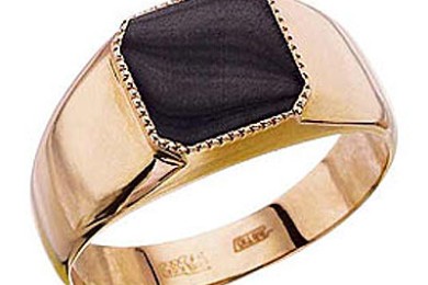 Мужчина и украшения