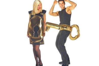 Разница между мужчиной и женщиной по возрастам )))))