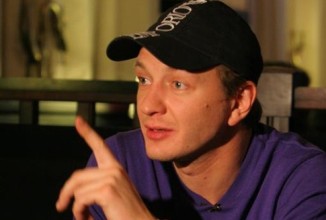 А по губам…