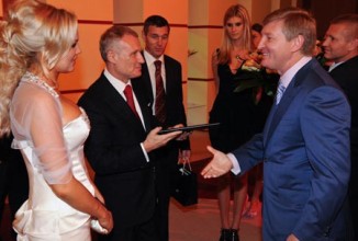 Какие подарки выбрать коллегам по работе к Новому году?