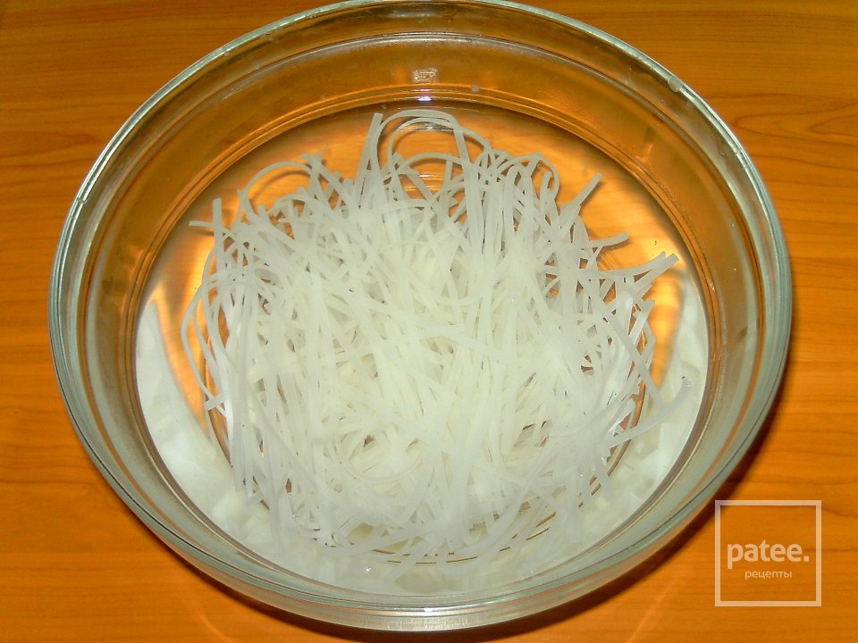 Салат из мидий и раковых шеек - Шаг 1