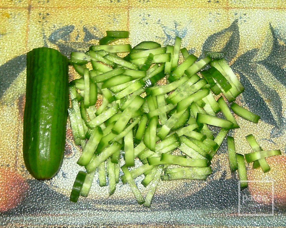 Салат из мидий и раковых шеек - Шаг 3