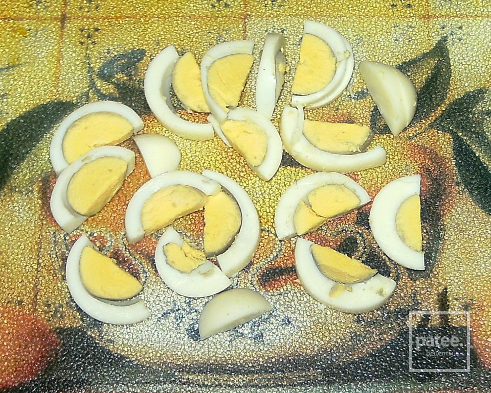 Салат из мидий и раковых шеек - Шаг 5