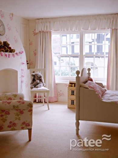 Розовый интерьер