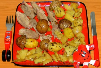 Голень индейки с картофельными грибочками