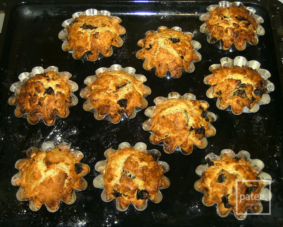 Творожный кекс с черносливом - Шаг 6