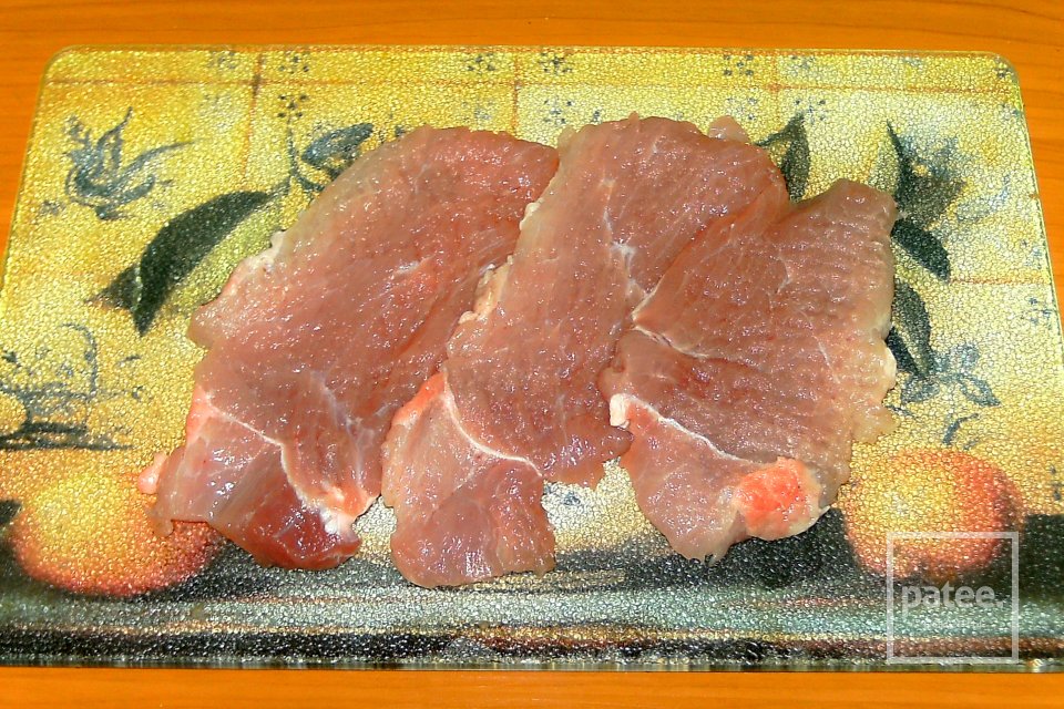 Рулетики из свинины с вишней - Шаг 1