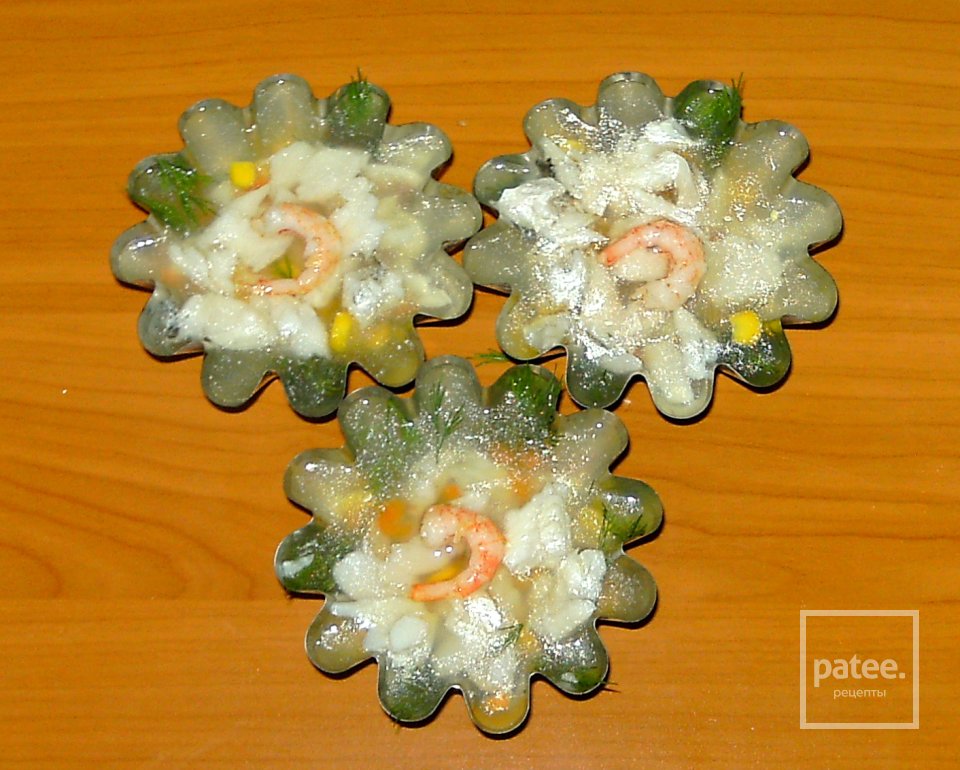 Заливное из рыбы с креветками - Шаг 6